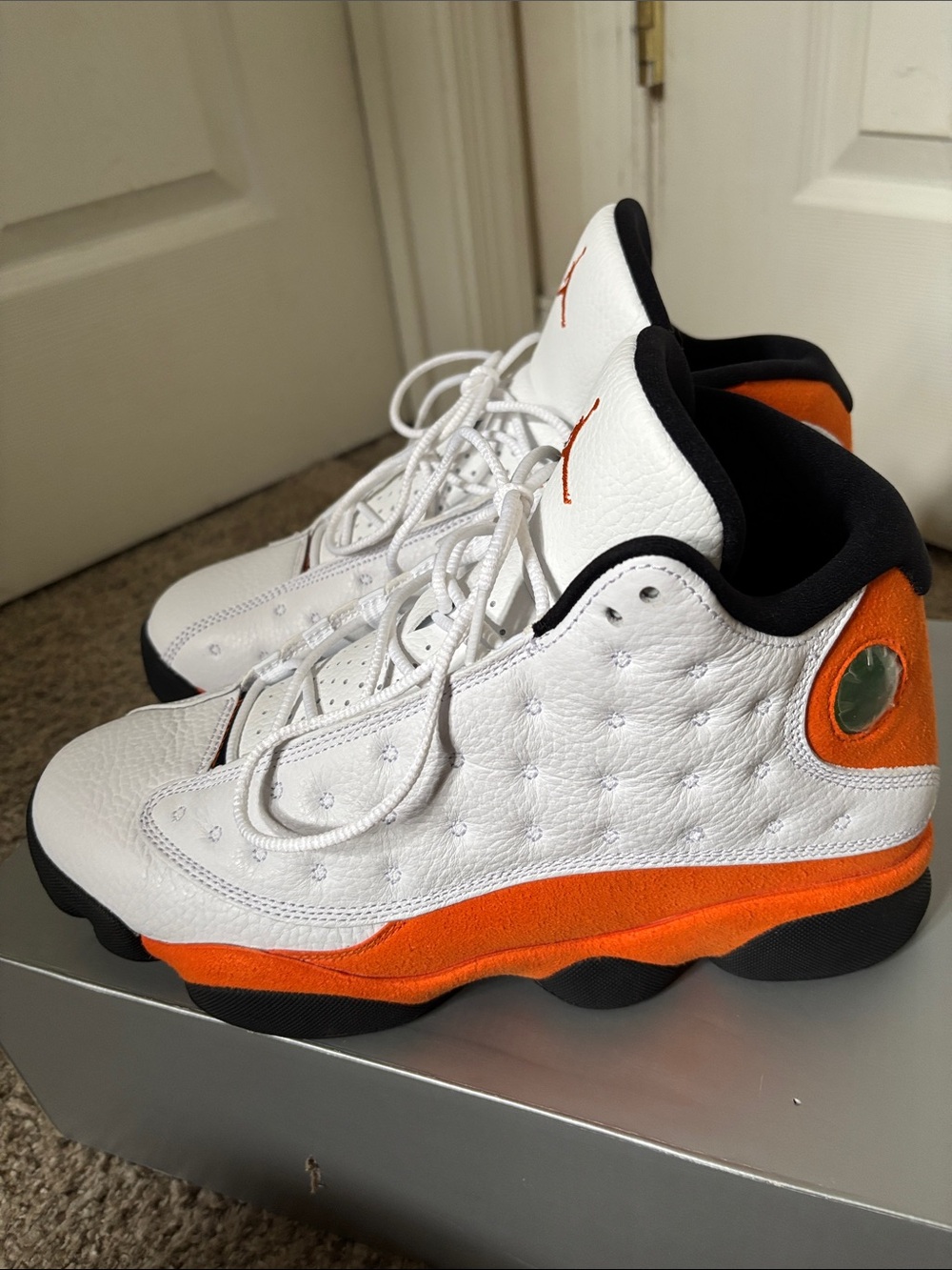 Air Jordan 13 Retro Mens size 9.5 White and Orange Basketball Shoe - Picture 5 of 9